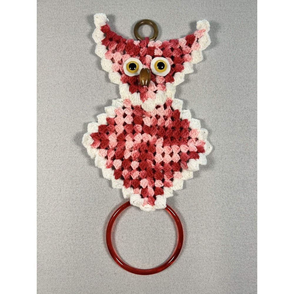 Vtg 1970s Crochet Owl Hand Towel Holder with Real looking Eyes Pink MCM Bathroom